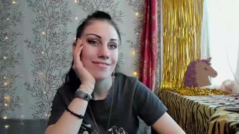 Snapshot of marylou_ chatting on 01.15.25 Mary Lou online show from 01.15.25