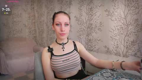 Snapshot of marylou_ chatting on 04.25.26 Mary Lou online show from 04.25.26