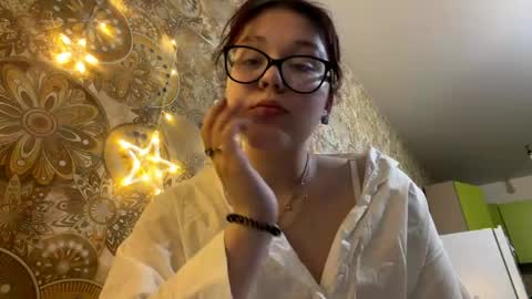 Snapshot of maryloumcglohon chatting on 05.19.26 Liza online show from 05.19.26