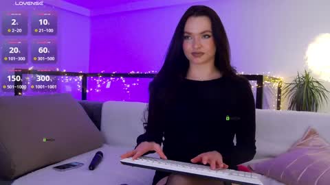 Snapshot of marypsiss chatting on 12.30.24 Marina online show from 12.30.24