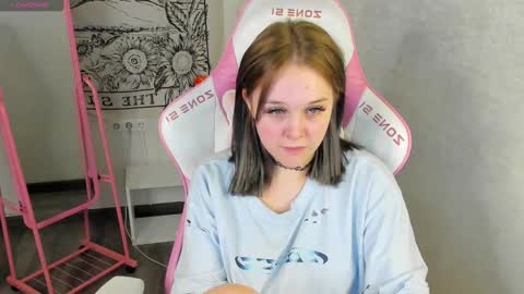 Snapshot of maryshiotta chatting on 03.05.25 Mary online show from 03.05.25