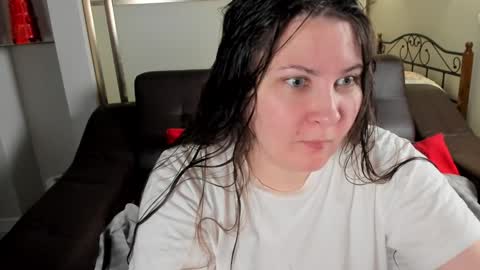 Snapshot of maryswon chatting on 12.25.24 Mary online show from 12.25.24