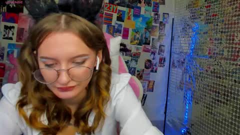 Snapshot of maryyy_may chatting on 09.30.25 maryyy_may online show from 09.30.25