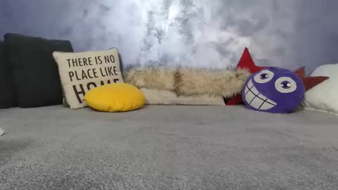 Nicolle online show from 01.08.25