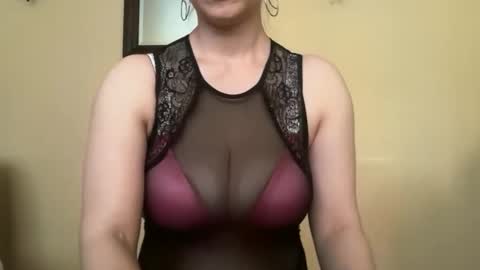 Snapshot of maskedflirt3 chatting on 04.17.26 maskedflirt3 online show from 04.17.26