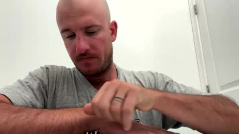 Snapshot of mass321106 chatting on 09.15.25 Masshole online show from 09.15.25