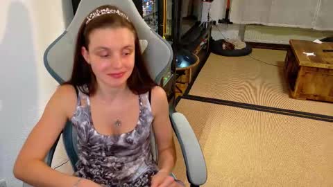 Queeny Kathy  Online at 2030 MEZ Sunday  Wednesday online show from 03.13.26