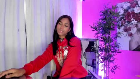 Snapshot of massielhot chatting on 05.19.26 massielhot online show from 05.19.26