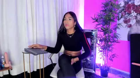 Snapshot of massielhot chatting on 05.21.26 massielhot online show from 05.21.26