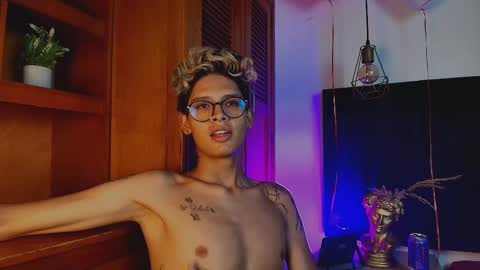   online show from 09.22.25