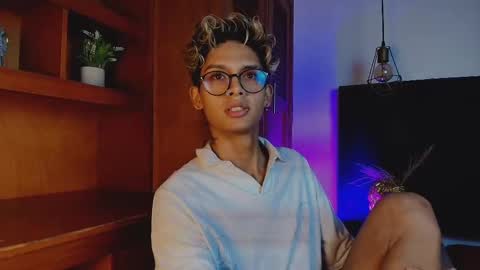   online show from 10.07.25