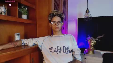   online show from 10.12.25