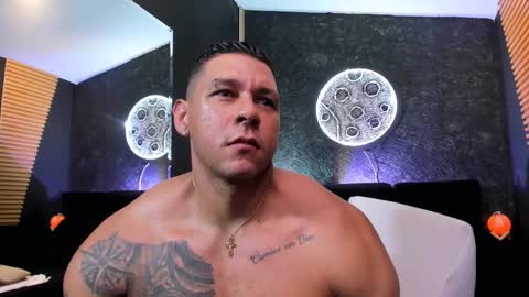 Snapshot of massimowalton2 chatting on 12.02.24 massimowalton2 online show from 12.02.24