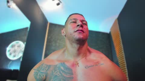 Snapshot of massimowalton2 chatting on 01.21.25 massimowalton2 online show from 01.21.25