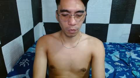 Snapshot of massive_boner02 chatting on 01.22.25 massive_boner02 online show from 01.22.25