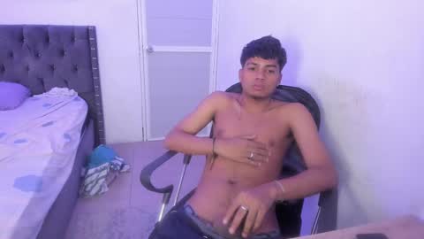 Snapshot of master_boy28 chatting on 02.23.25 master_boy28 online show from 02.23.25