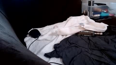 Snapshot of master_in_charge chatting on 10.20.25 master_in_charge online show from 10.20.25