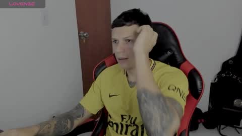 Snapshot of masterdave7 chatting on 11.16.25 Dave online show from 11.16.25