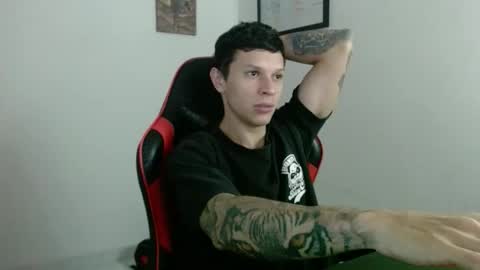 Snapshot of masterdave7 chatting on 11.22.25 Dave online show from 11.22.25