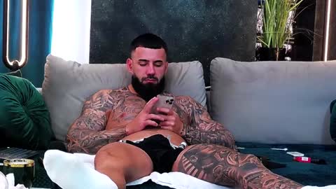 Snapshot of masterkingofmuscle chatting on 01.29.25 masterkingofmuscle online show from 01.29.25