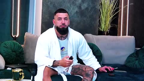 Snapshot of masterkingofmuscle chatting on 02.03.25 masterkingofmuscle online show from 02.03.25