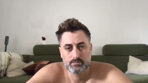 Snapshot of mat_johof chatting on 10.21.25 mat_johof online show from 10.21.25