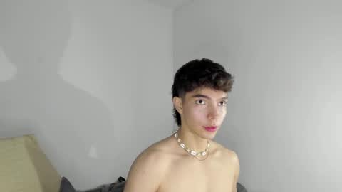 Snapshot of mateosantiago24 chatting on 12.24.24 Mateo Santiago online show from 12.24.24