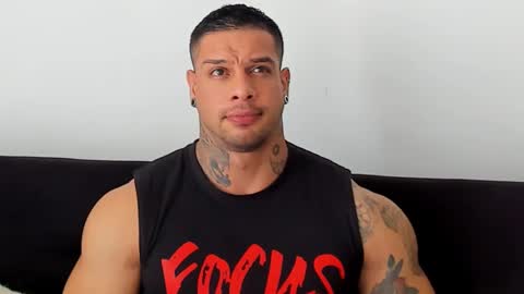 Snapshot of mathews_roses chatting on 09.23.25 Marck Mathews online show from 09.23.25