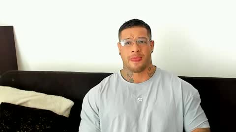 Snapshot of mathews_roses chatting on 09.24.25 Marck Mathews online show from 09.24.25