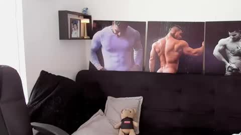 Snapshot of mathews_roses chatting on 11.21.25 Marck Mathews online show from 11.21.25