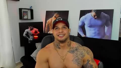 Snapshot of mathews_roses chatting on 12.01.25 Marck Mathews online show from 12.01.25