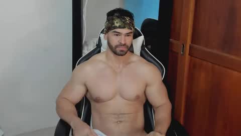Snapshot of mathews_smith chatting on 04.22.26 mathews_smith online show from 04.22.26