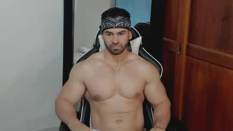Snapshot of mathews_smith chatting on 05.21.26 mathews_smith online show from 05.21.26