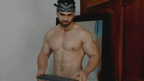 Snapshot of mathews_smith chatting on 06.19.26 mathews_smith online show from 06.19.26