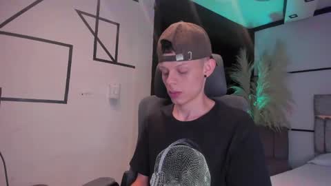 Snapshot of mathewsanz_ chatting on 04.02.26 MathewSanz online show from 04.02.26