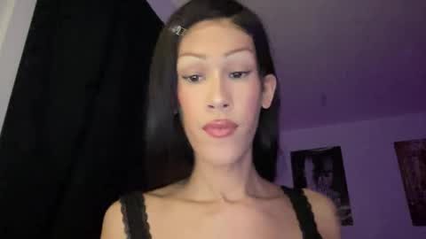 MOLLY MILLS online show from 11.24.25