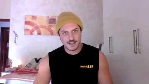 Snapshot of matteushh87 chatting on 10.18.25 matteushh87 online show from 10.18.25