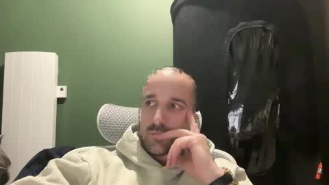 Snapshot of matthias24 chatting on 03.05.26 M online show from 03.05.26