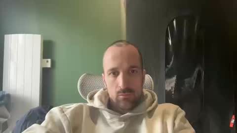 Snapshot of matthias24 chatting on 03.12.26 M online show from 03.12.26