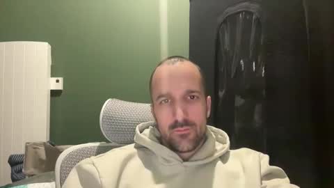 Snapshot of matthias24 chatting on 04.02.26 M online show from 04.02.26