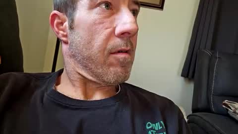 Snapshot of mattsnicecock chatting on 02.28.25 mattsnicecock online show from 02.28.25