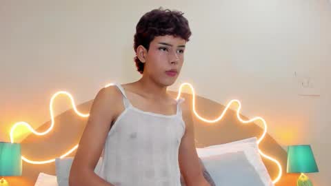 Snapshot of matty_jhons chatting on 10.09.25 M A T T Y online show from 10.09.25