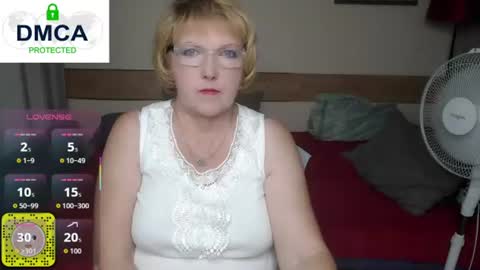 Snapshot of mature_blonde7 chatting on 06.15.26 Lana online show from 06.15.26