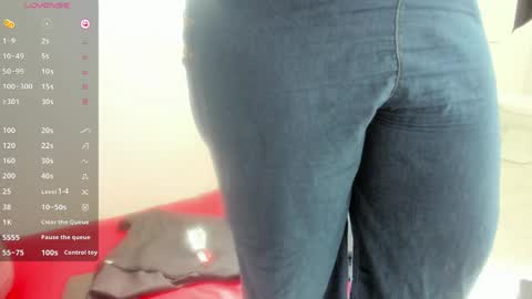 Snapshot of mature_gold1 chatting on 04.26.26 danna mature online show from 04.26.26