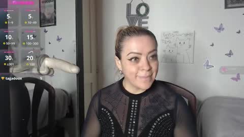 Snapshot of mature_liaa chatting on 02.15.25 Mature liaa online show from 02.15.25