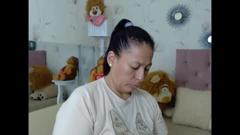 Snapshot of mature_martina_ chatting on 01.15.25 Martina online show from 01.15.25