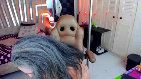 Sexy Hot Mature Sophy online show from 04.19.26