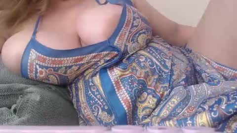 Snapshot of matureboobsbig chatting on 05.11.26 matureboobsbig online show from 05.11.26