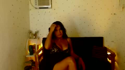 Snapshot of maturity_mommy_intown chatting on 10.04.25 maturity_mommy_intown online show from 10.04.25