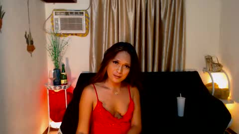 Snapshot of maturity_mommy_intown chatting on 11.19.25 maturity_mommy_intown online show from 11.19.25